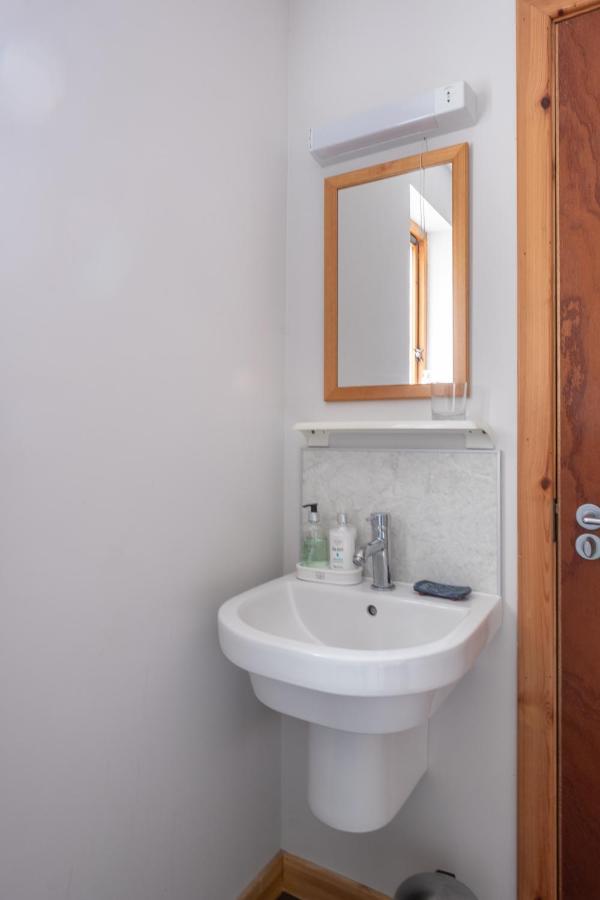 Contemporary One Bedroom Apartment Close To All Amenities In Conservation Area Tain Luaran gambar